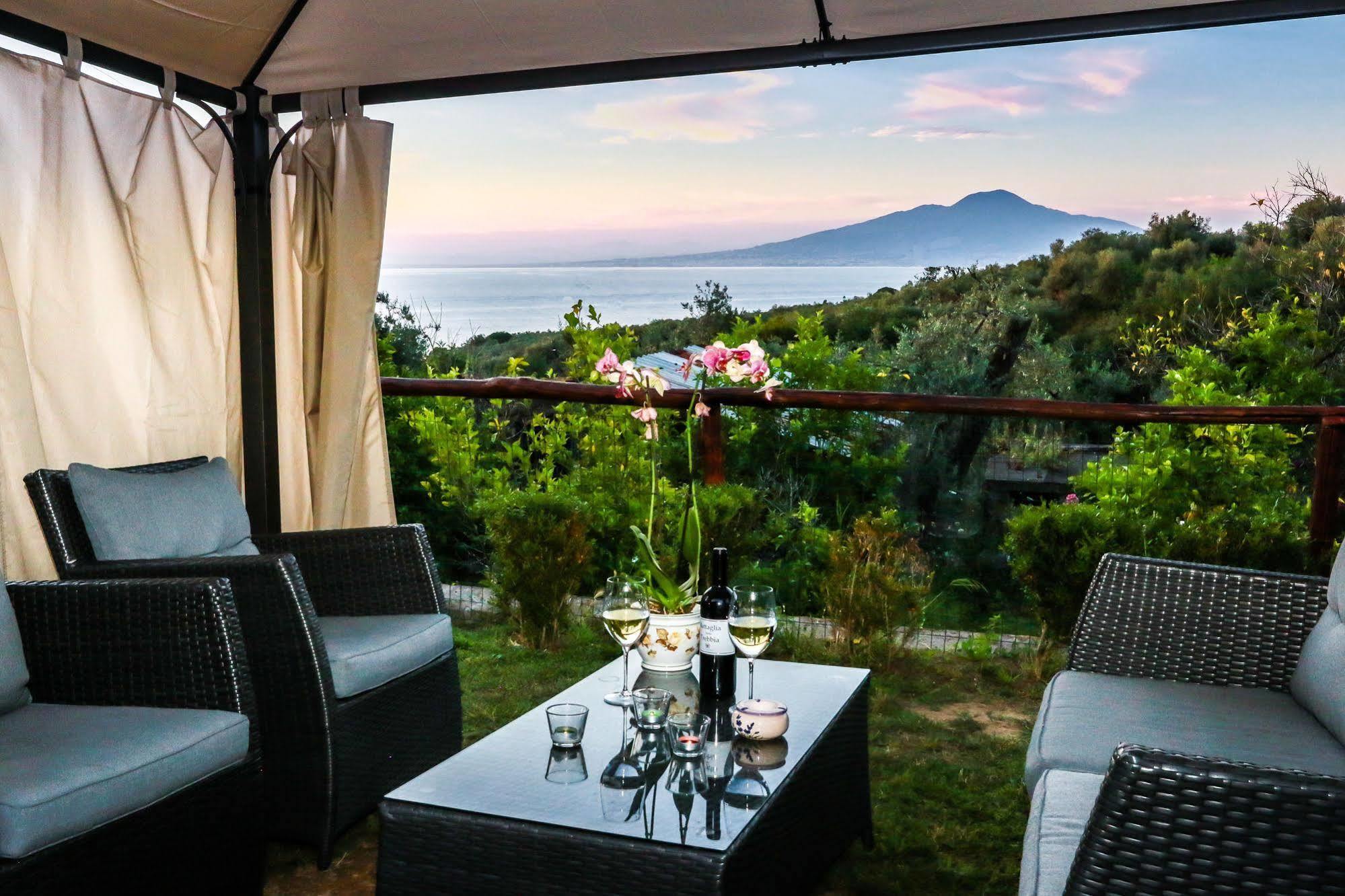 Villa Rosmary - Sorrento Coast - Gulf Of Naples View Exterior foto